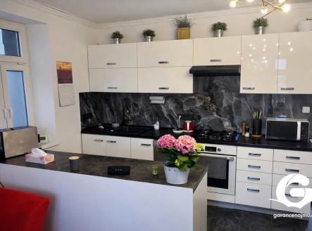 Pronájem bytu, 3+kk, 80 m²