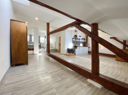 Pronájem bytu, atypický, 55 m²