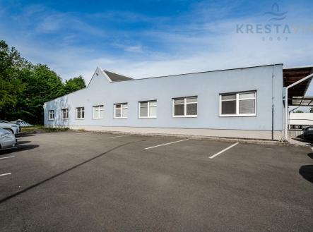 Pronájem skladu, 1 300 m²