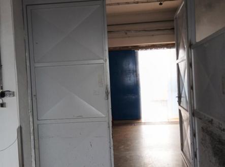 Pronájem skladovací prostor, 250 m²