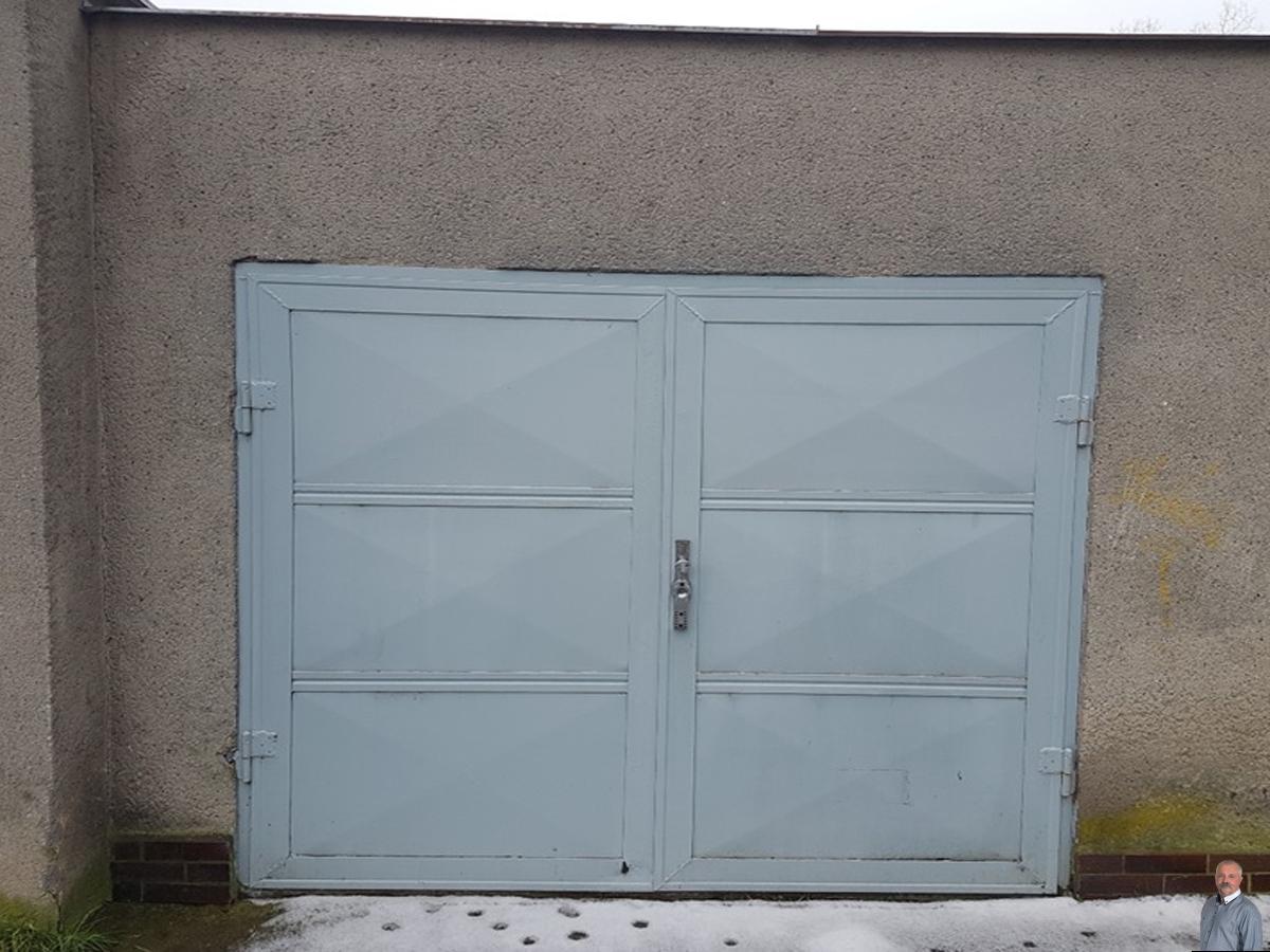 garáž čelně.jpg