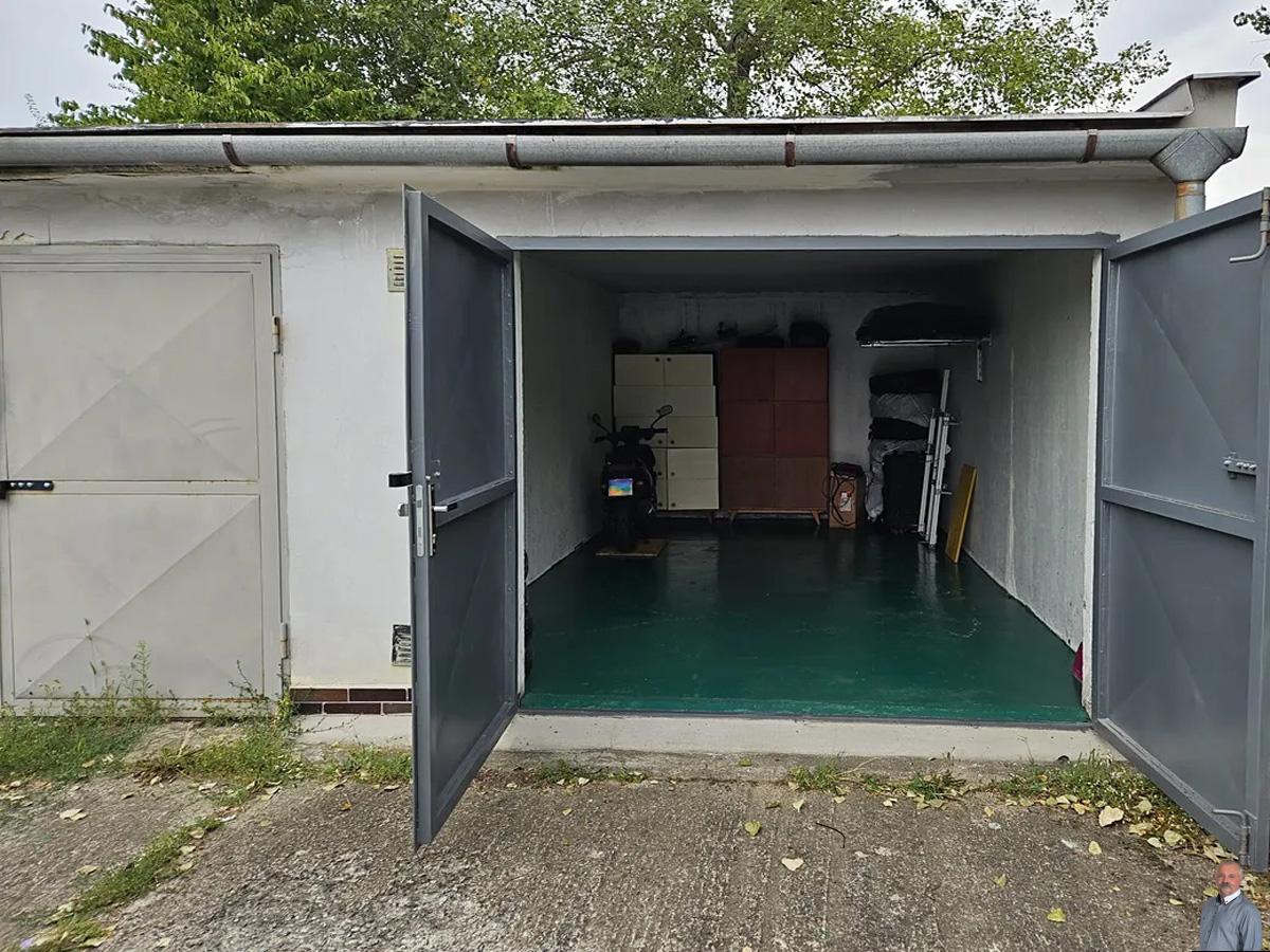 pohled na garáž .jpg