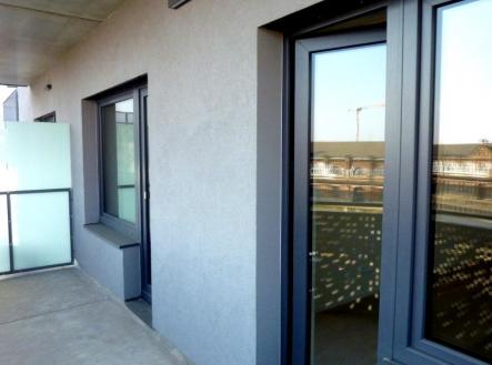 Pronájem bytu, 2+kk, 81,3 m²