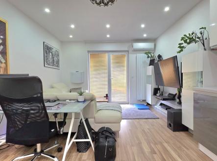 Pronájem bytu, 3+kk, 66 m²