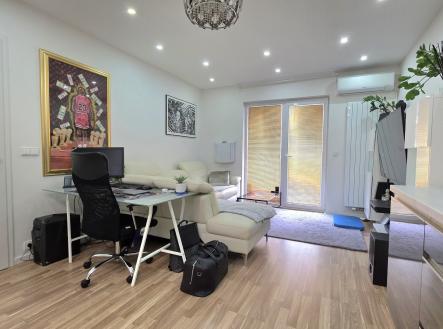 Pronájem bytu, 3+kk, 66 m²