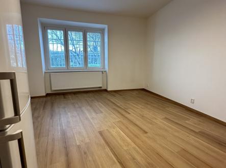Pronájem bytu, 1+kk, 35 m²