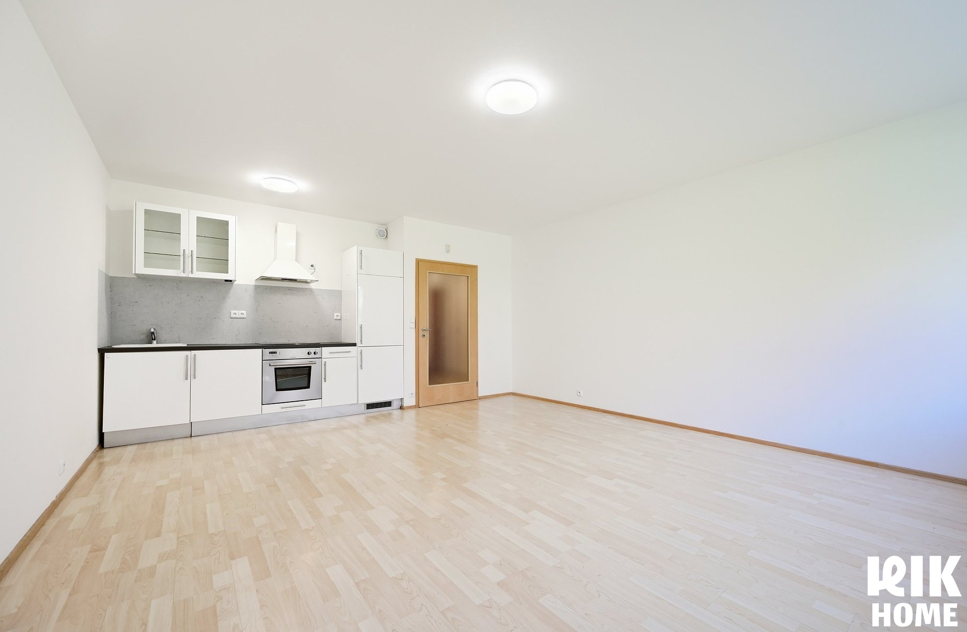 prodej-bytu-1-kk-39-m2-praha-prosek-dsc-5909-00001-01and3more-fusion-interior-00001-3f29ea