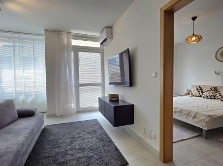 Pronájem bytu, 2+kk, 62 m²