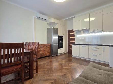 Pronájem bytu, 3+kk, 64 m²