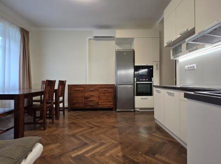 Pronájem bytu, 3+kk, 64 m²
