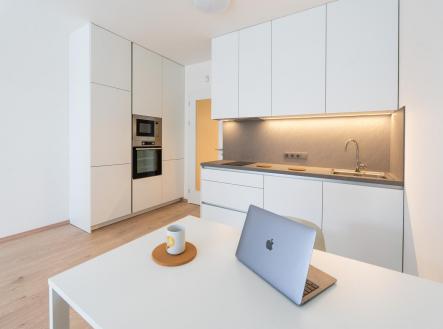 Pronájem bytu, 1+kk, 35 m²