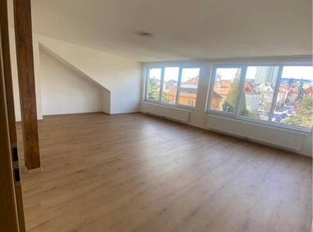Pronájem bytu, 3+1, 134 m²