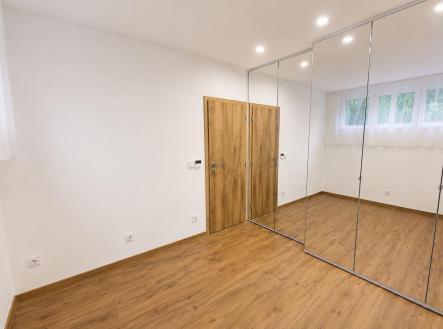 Pronájem bytu, 2+kk, 43 m²