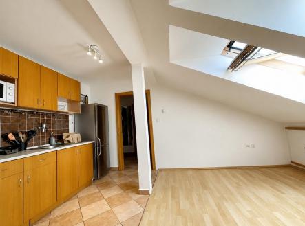 Pronájem bytu, 2+kk, 42 m²