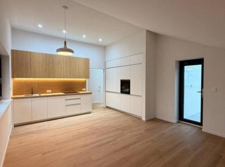 Pronájem bytu, 3+kk, 80 m²