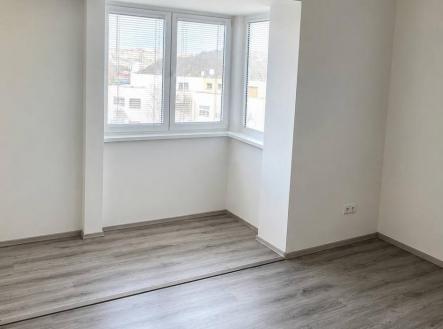 Pronájem bytu, 1+kk, 28 m²