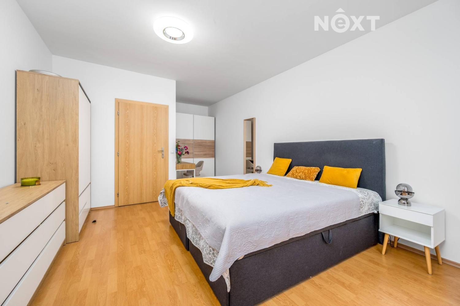 Pronájem byt 2+kk, 82㎡