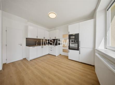 Pronájem bytu, 3+kk, 85 m²