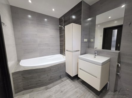 Pronájem bytu, 2+kk, 43 m²