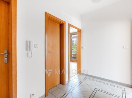 Pronájem bytu, 2+kk, 72 m²