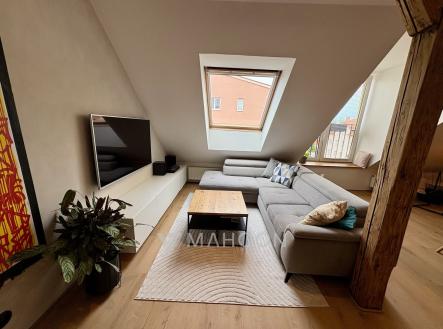 Pronájem bytu, 3+kk, 88 m²
