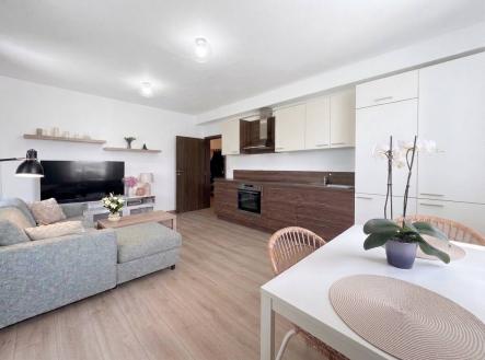 Pronájem bytu, 2+kk, 68 m²
