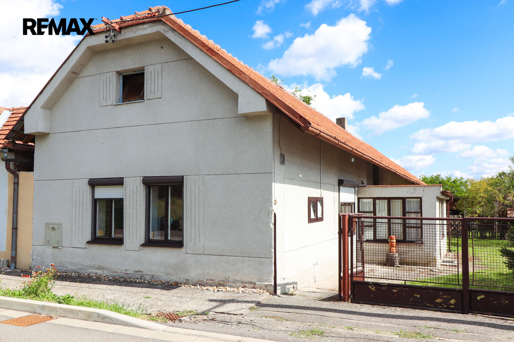 Dům