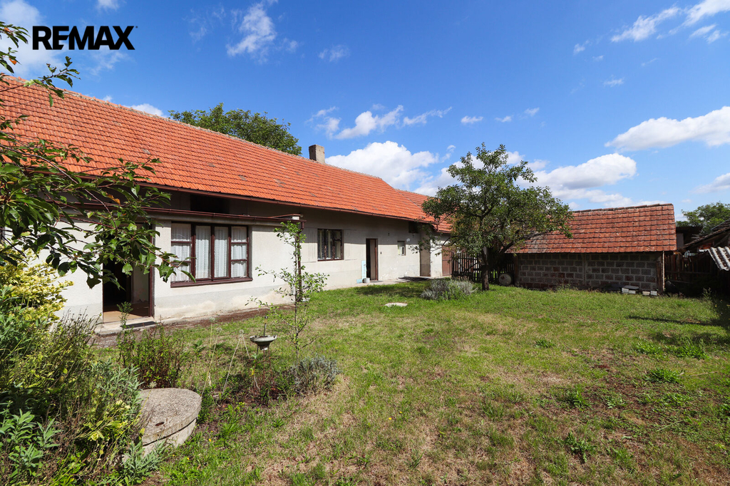 Dům