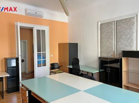 Pronájem kanceláře, 33 m²