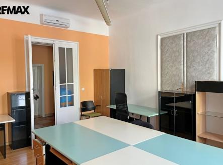 Pronájem kanceláře, 33 m²