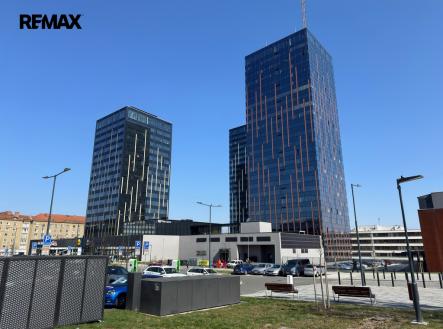 Pronájem kanceláře, 240 m²