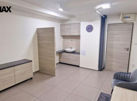 Pronájem obchodní prostory, 16 m²