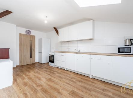 Prodej komerčního objektu, jiný, 342 m²