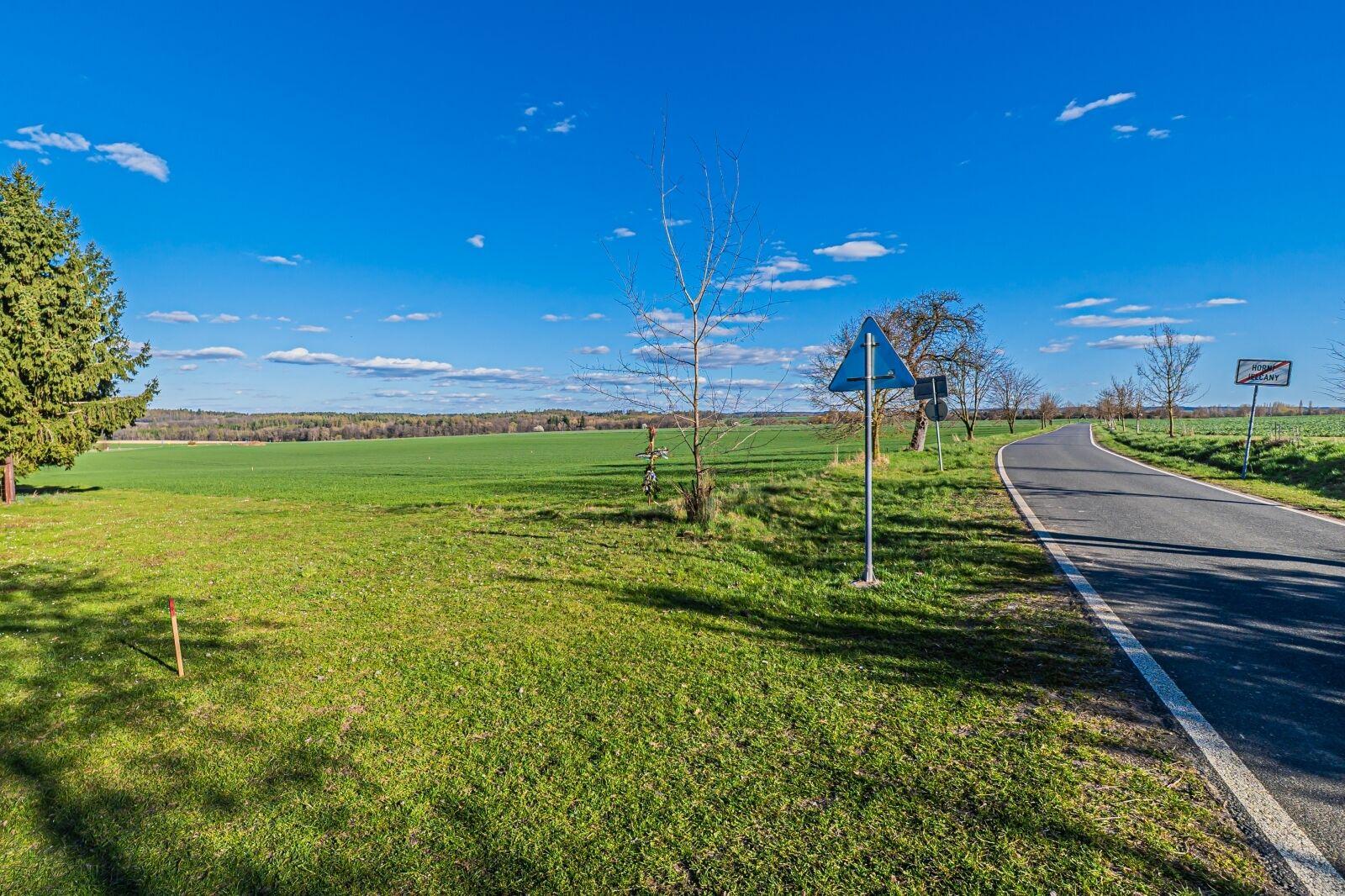 Prodej stavebních pozemků 1 468 m² Bečváry - Horní Jelčany | klidná lokalita na okraji obce