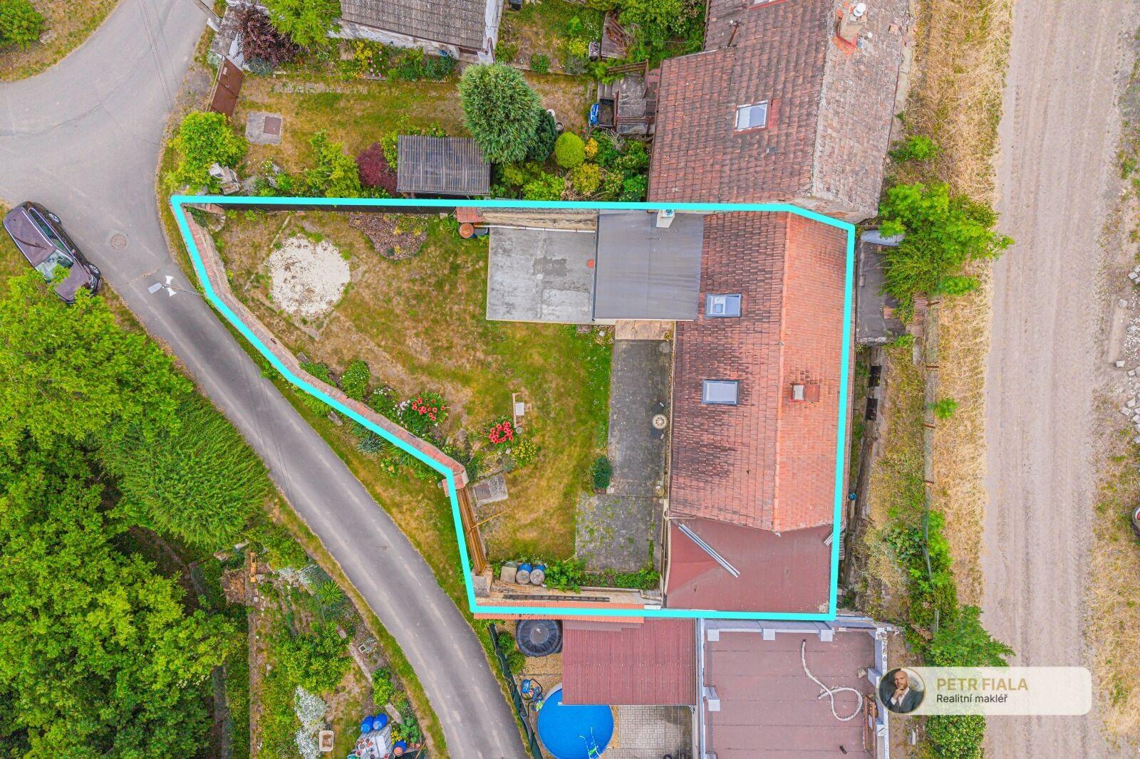 Chalupa s možností celoročního bydlení, 3+kk, garáž, Vrbice u Mšených Lázní
