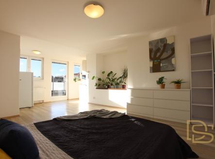 Pronájem bytu, 2+kk, 88 m²