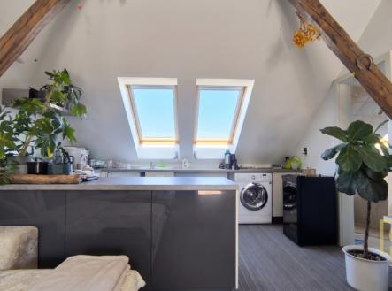Pronájem bytu, 1+kk, 88 m²