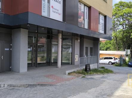 Pronájem obchodní prostory, 84 m²