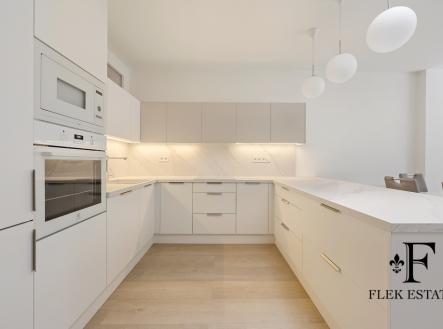 Pronájem bytu, 2+kk, 113 m²
