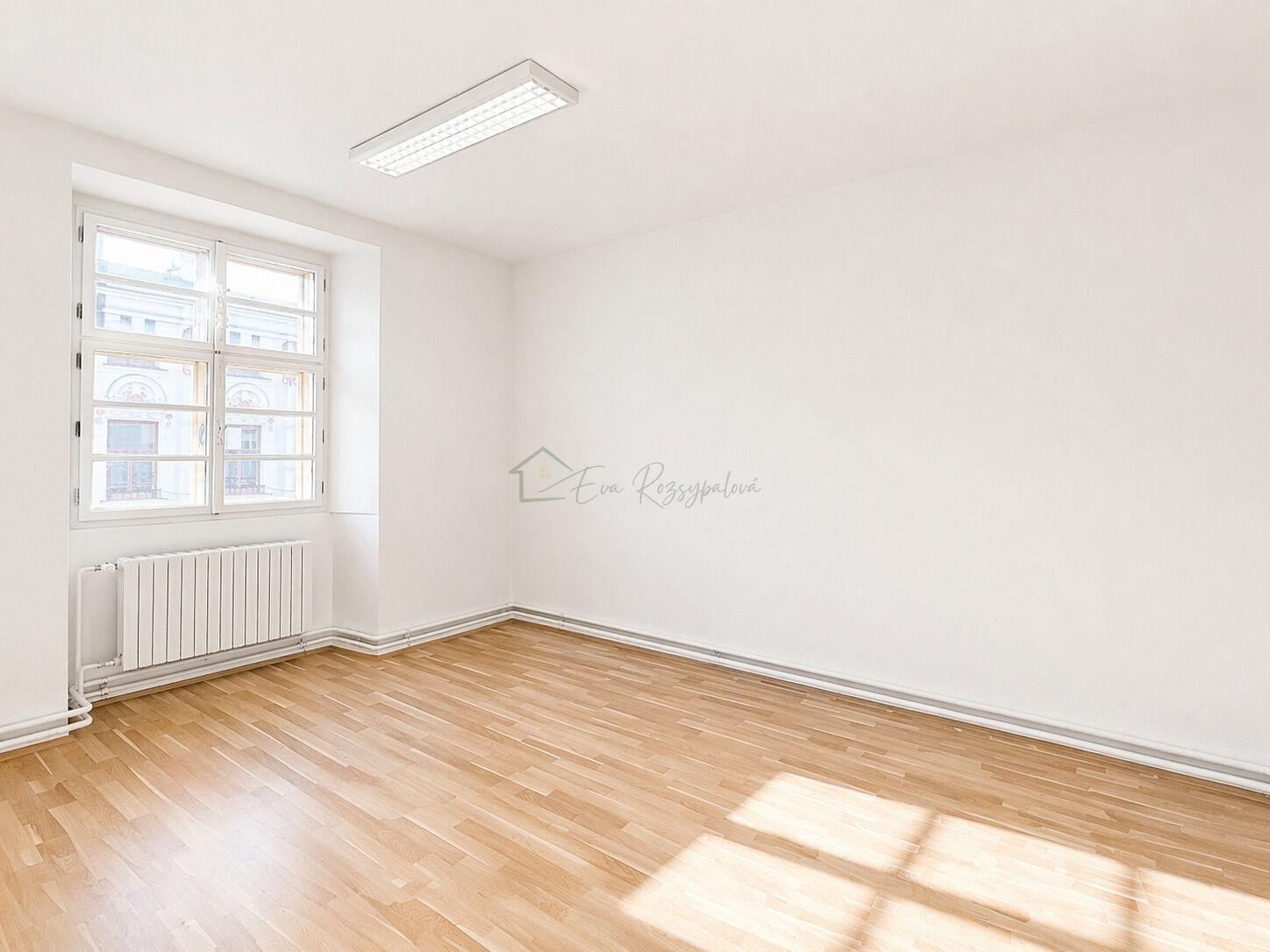 Pronájem komerčních prostor v centru Kroměříže