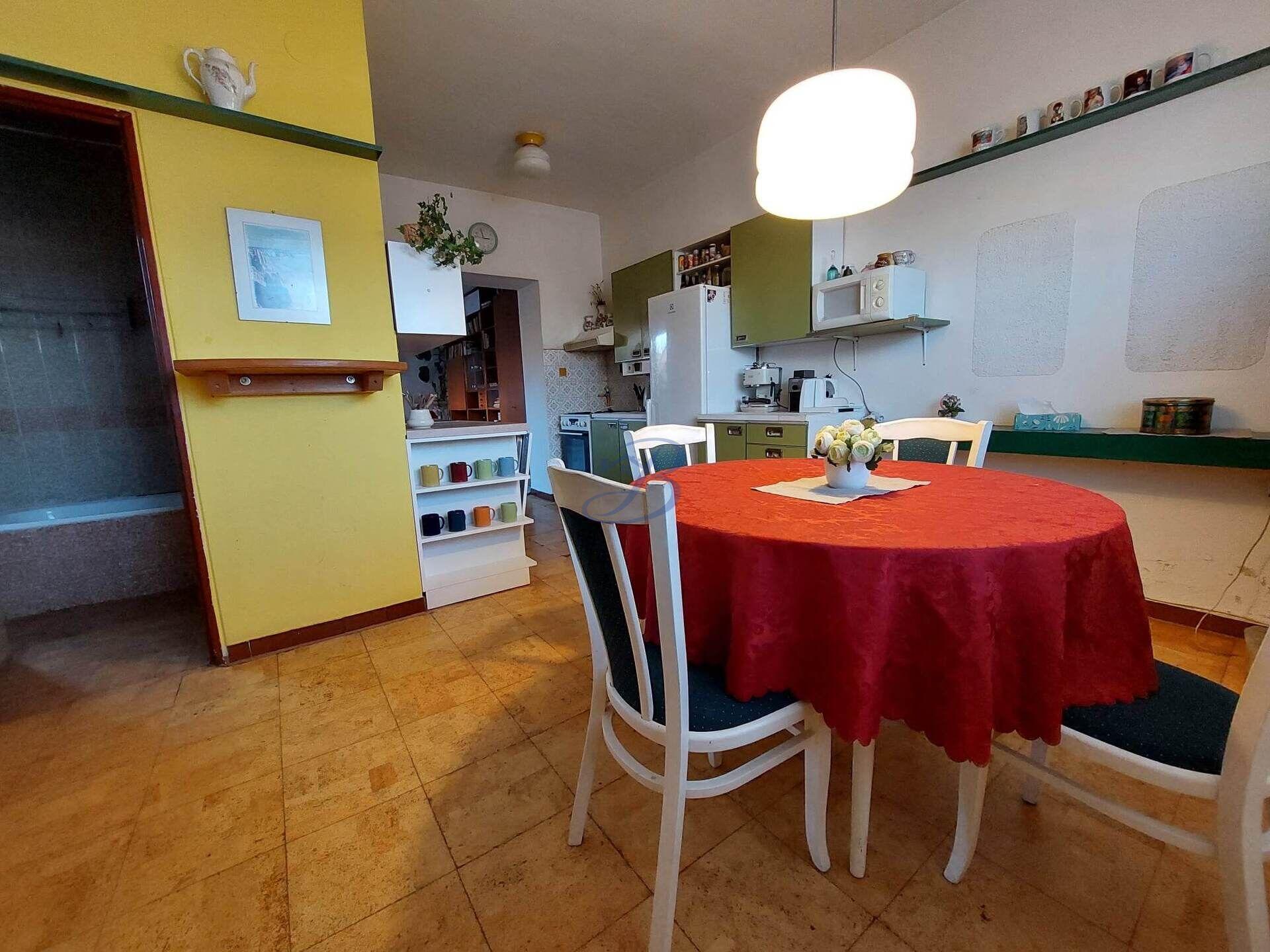 Prodej rodinného domu 4+kk se zahradou v Uh. Brodě