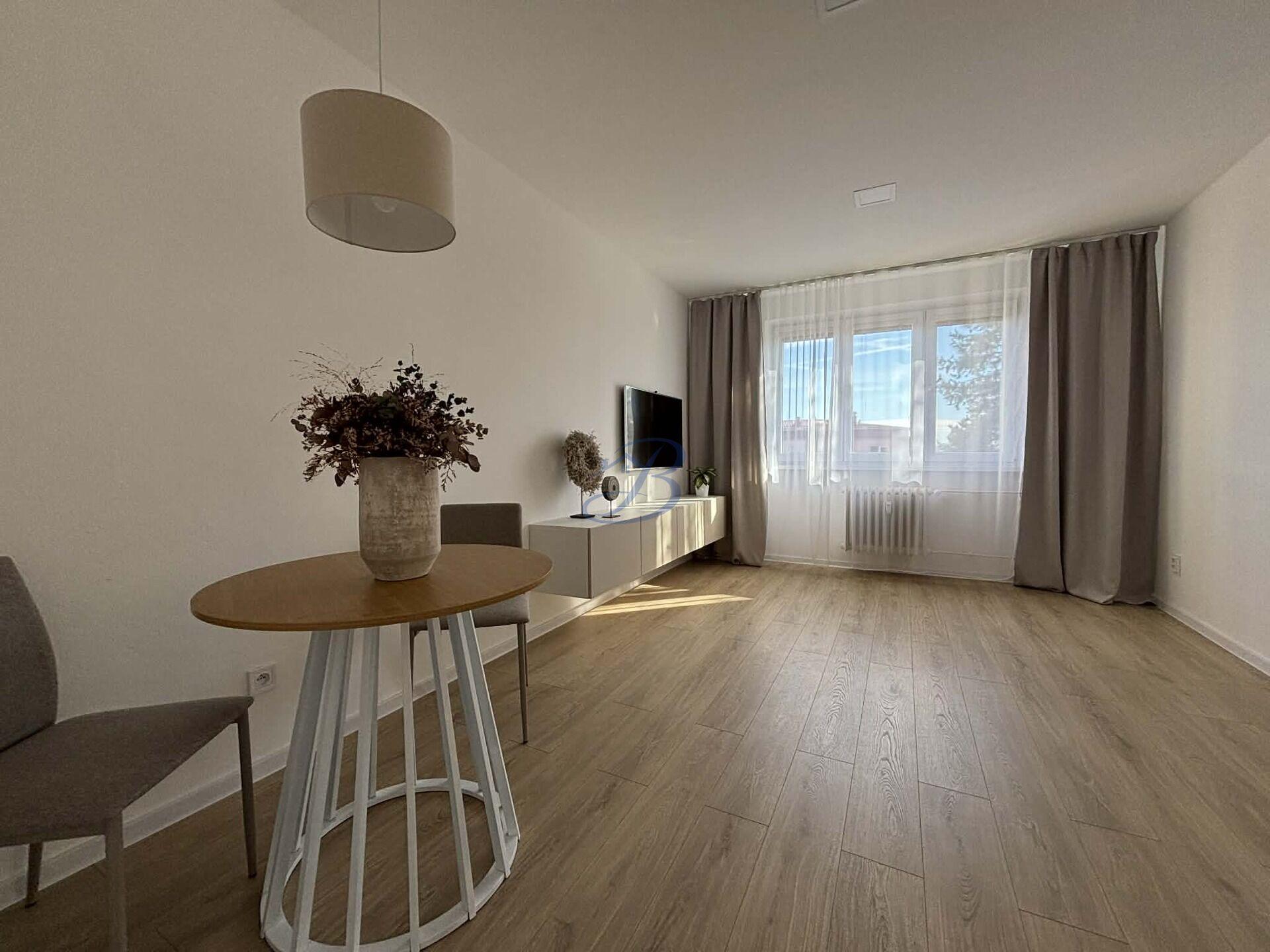 Pronájem elegantního bytu 2+1 na ulici Družstevní v Uherském Brodě