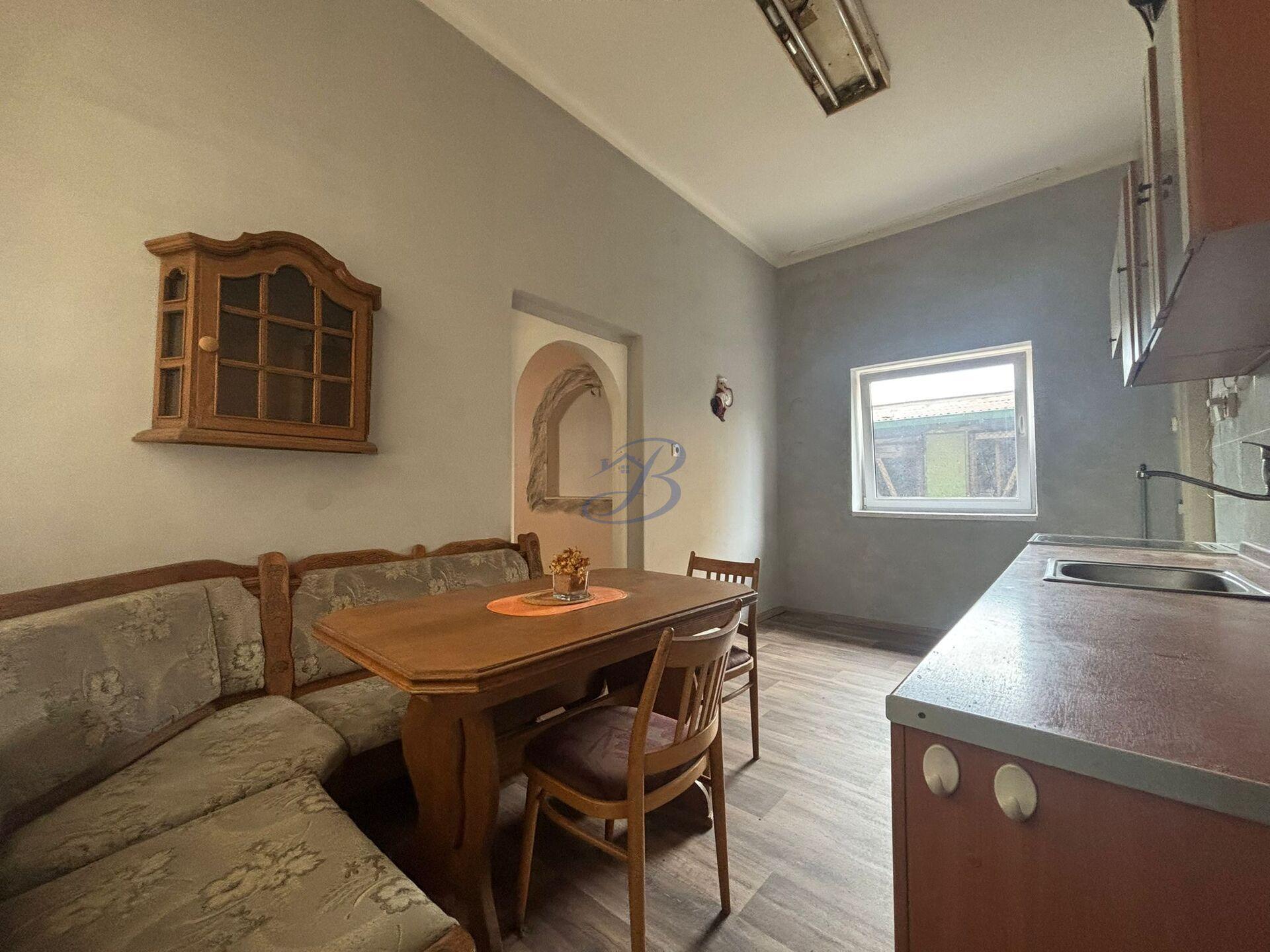 Pronájem přízemního bytu 1+1, centrum Uherský Brod