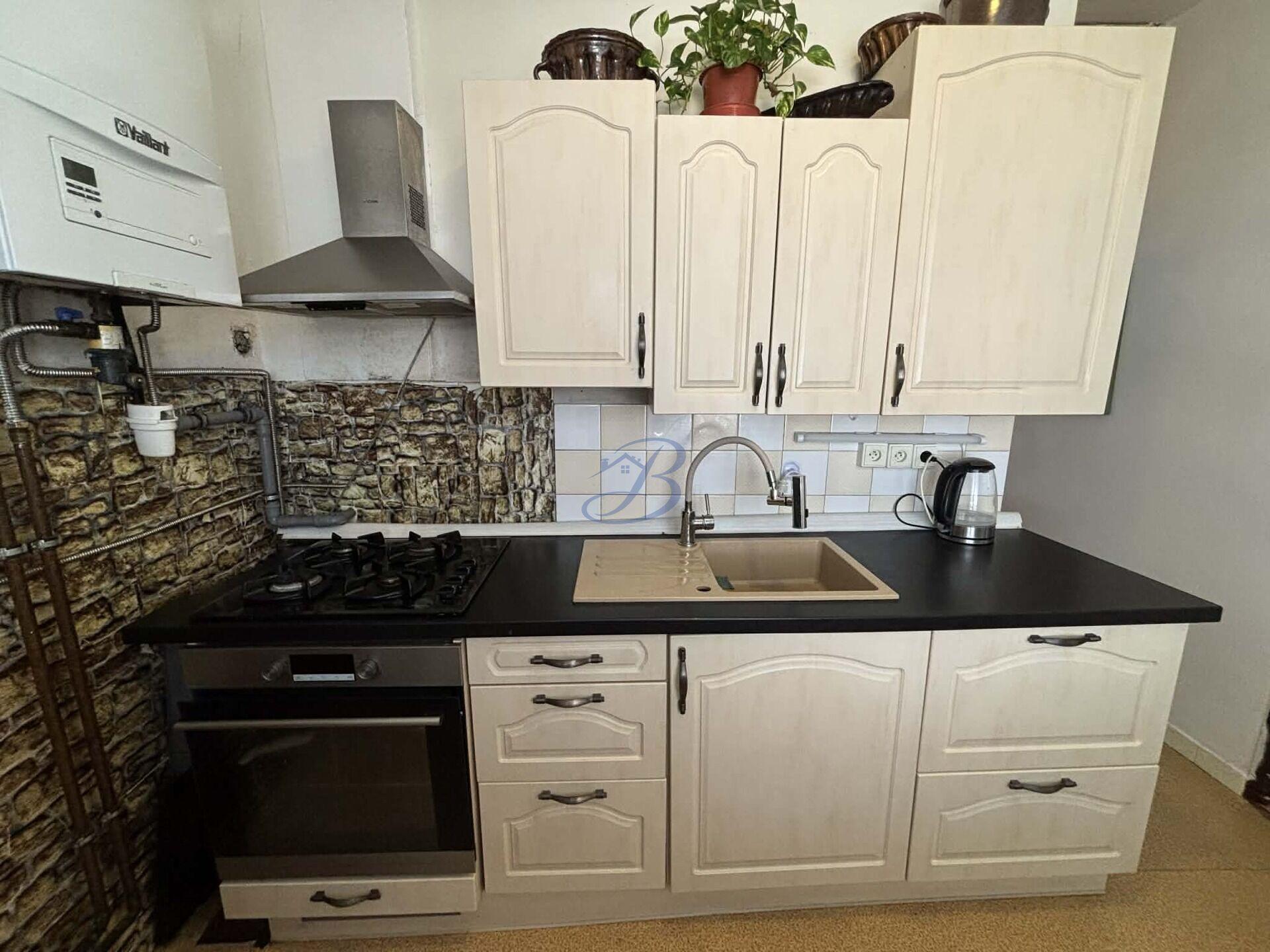 Prodej bytu 2+1 s prosklenou lodžií určeného k investici na ulici Okružní, Uherský Brod