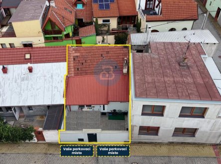 Prodej rodinného domu 3+kk, 69 m², pozemek 100 m², Staré Město, ul. Mojmírova