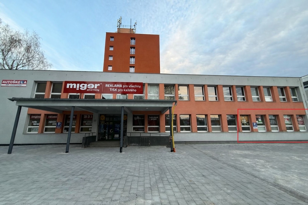 vyznaceni-objektu-na-budove-zepredu.jpg