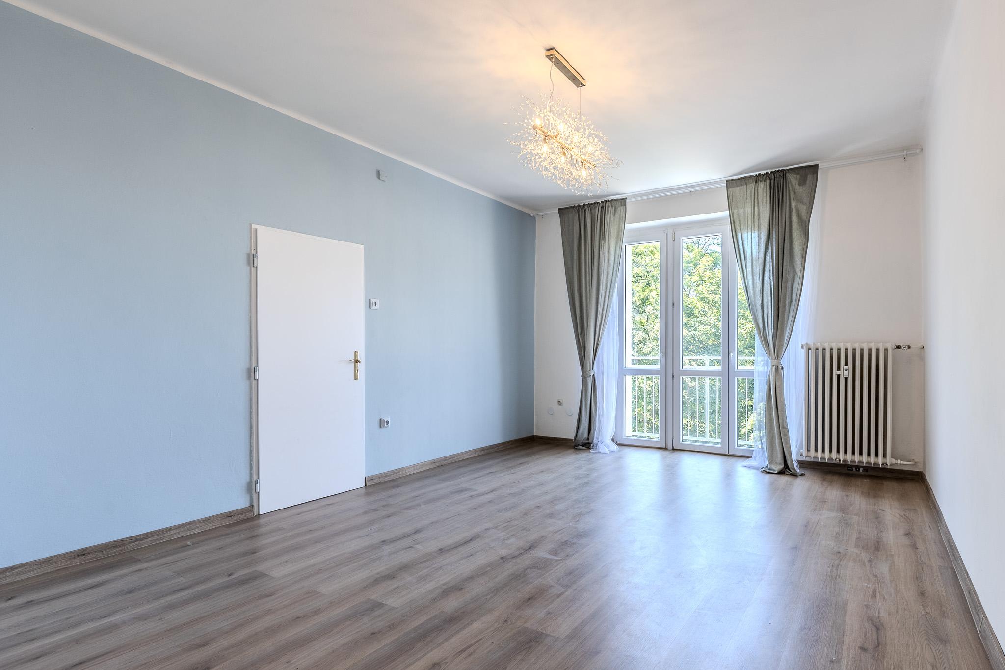 Prodej bytu 2+1, 77,8 m² – Praha 8 Palmovka, cihlový dům, výtah, výhled do zeleně