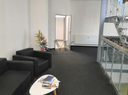 Pronájem kanceláře, 70 m²