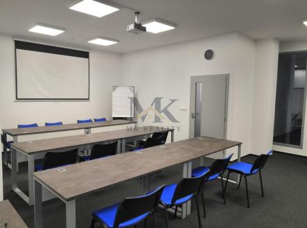 Pronájem kanceláře, 70 m²