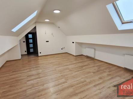 Prodej bytu, 2+kk, 60 m² obrázek